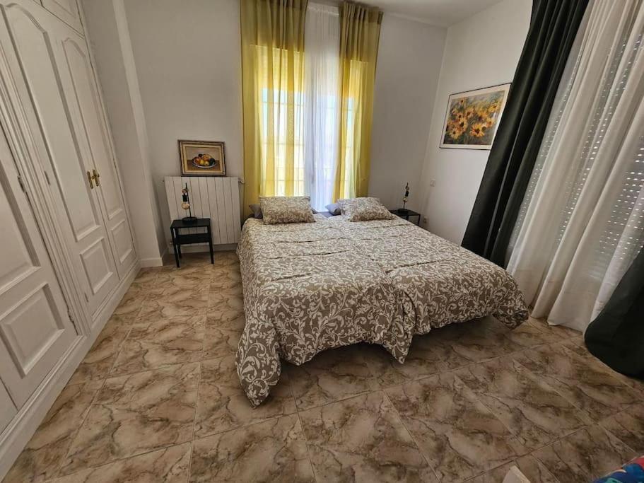 La Casa Del Arbol Villa Fuentiduena de Tajo Bagian luar foto