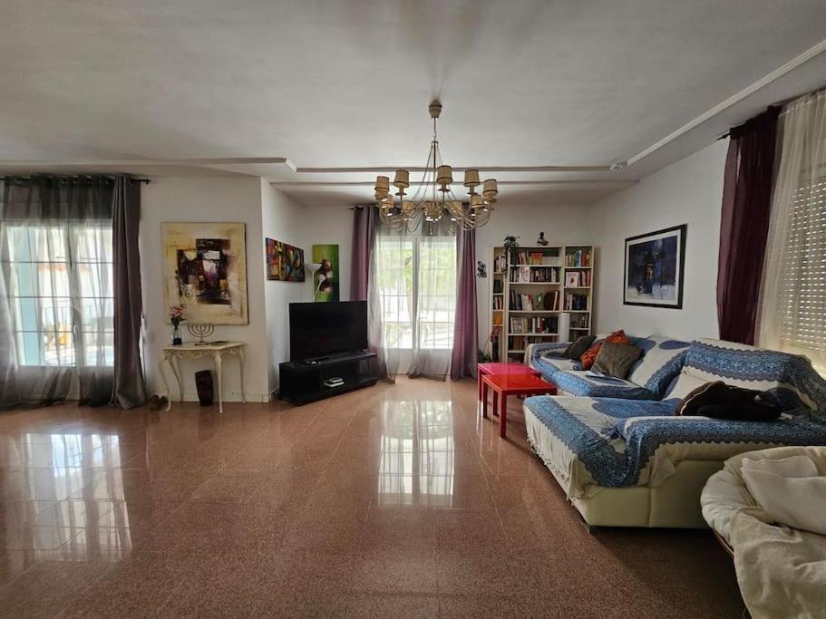 La Casa Del Arbol Villa Fuentiduena de Tajo Bagian luar foto
