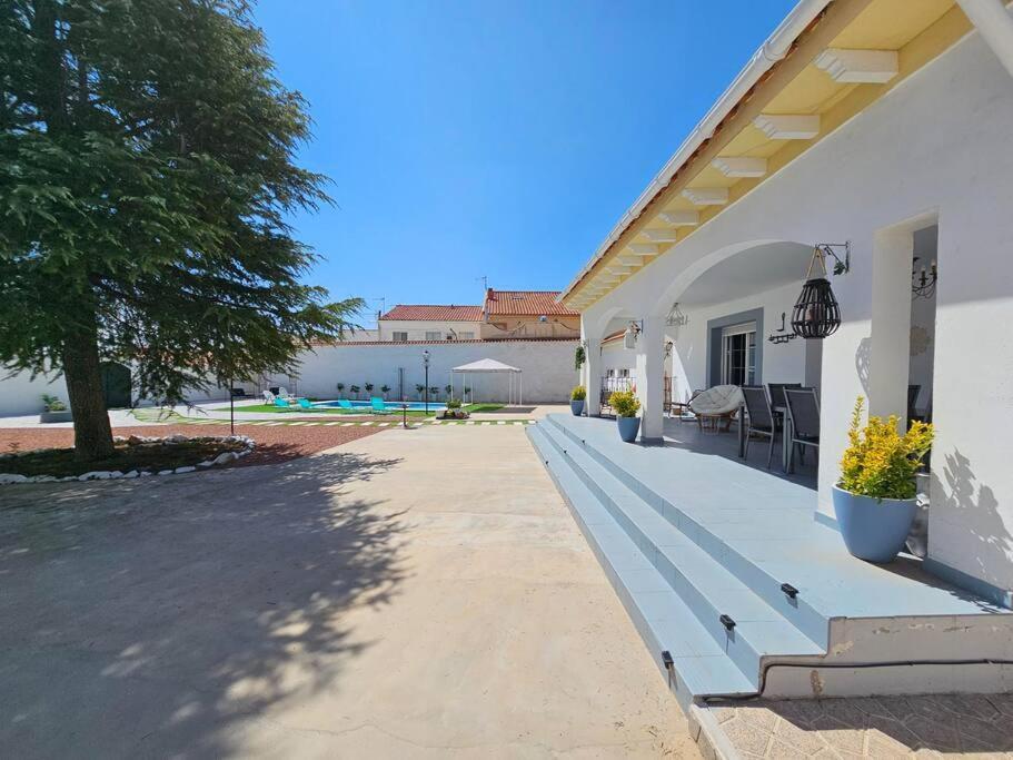La Casa Del Arbol Villa Fuentiduena de Tajo Bagian luar foto